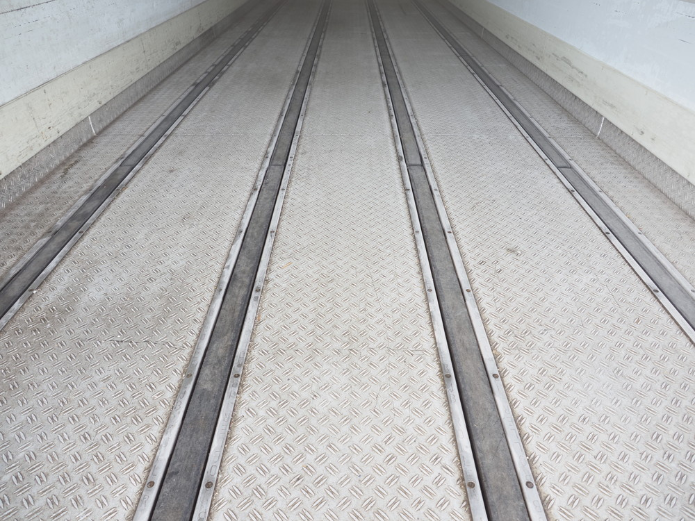 いすゞ フォワード 冷凍バン 中増t QKG-FTR34T2 年式 H29[写真17]