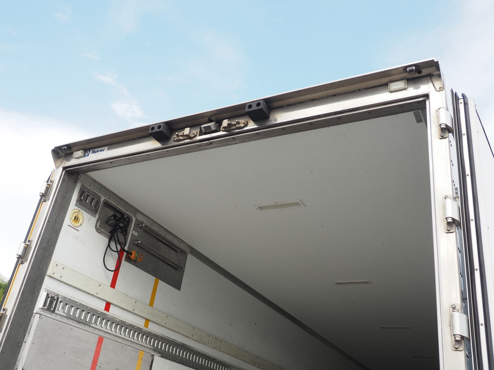 いすゞ フォワード 冷凍バン 中増t QKG-FTR34T2 年式 H29[写真15]