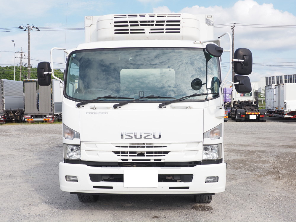 いすゞ フォワード 冷凍バン 中増t QKG-FTR34T2 年式 H29[写真02]