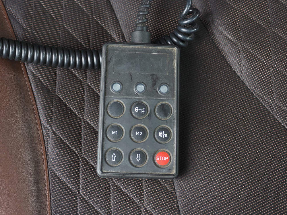 日野 プロフィア ウイング車 大型 2DG-FW1AHG 年式 H30[写真37]