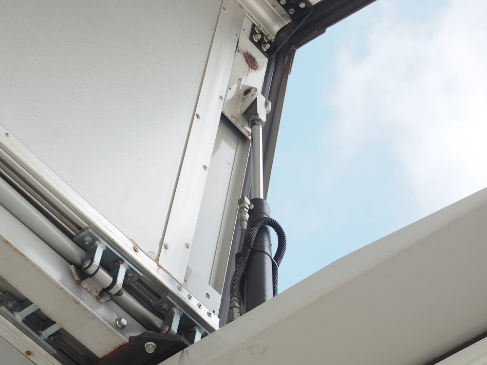 三菱ふそう スーパーグレート ウイング車 大型 QPG-FS64VZ 年式 H28[写真17]