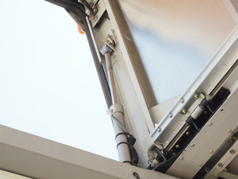 いすゞ フォワード 冷凍ウイング 中型 2RG-FRR90S2 年式 R1[写真11]