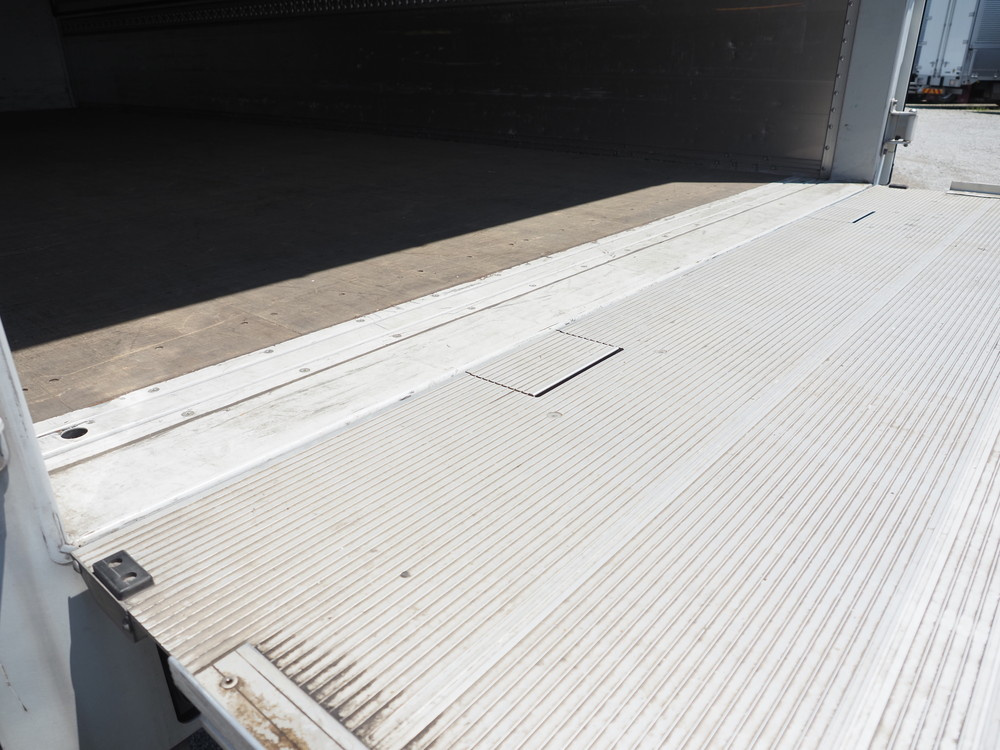 いすゞ フォワード 冷凍ウイング 中型 2RG-FRR90S2 年式 R1[写真28]