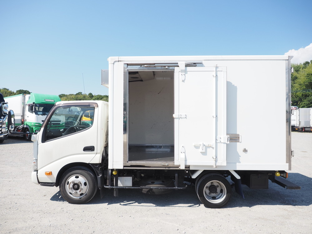 日野 デュトロ 冷凍バン 小型 2RG-XZC605M 年式 R2[写真16]