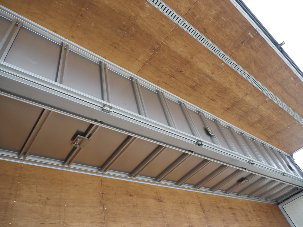 いすゞ ギガ ウイング車 大型 LKG-CYJ77A 年式 H24[写真21]