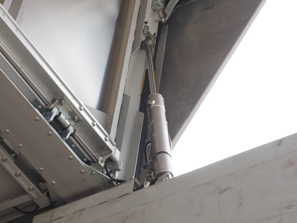 いすゞ ギガ ウイング車 大型 LKG-CYJ77A 年式 H24[写真11]