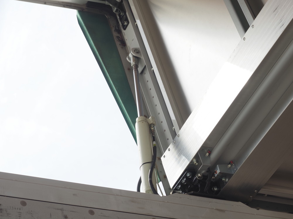 日野 グランドプロフィア ウイング車 大型 2DG-FW1AHG 年式 R2[写真16]