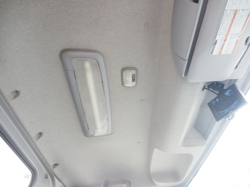 いすゞ フォワード 冷凍バン 中型 TKG-FRR90T2 年式 H29[写真30]