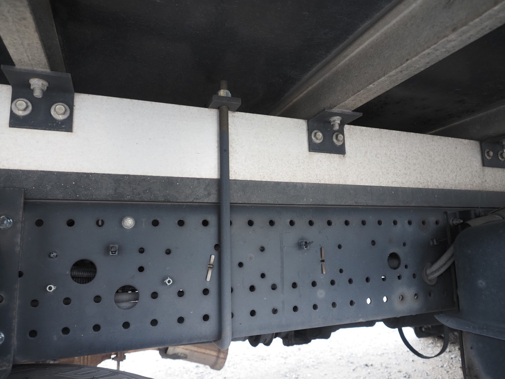 いすゞ フォワード 冷凍バン 中型 TKG-FRR90T2 年式 H29[写真36]