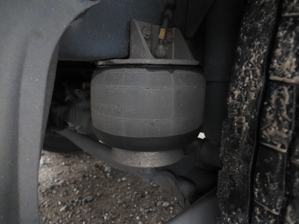 いすゞ フォワード 冷凍バン 中型 TKG-FRR90T2 年式 H29[写真34]