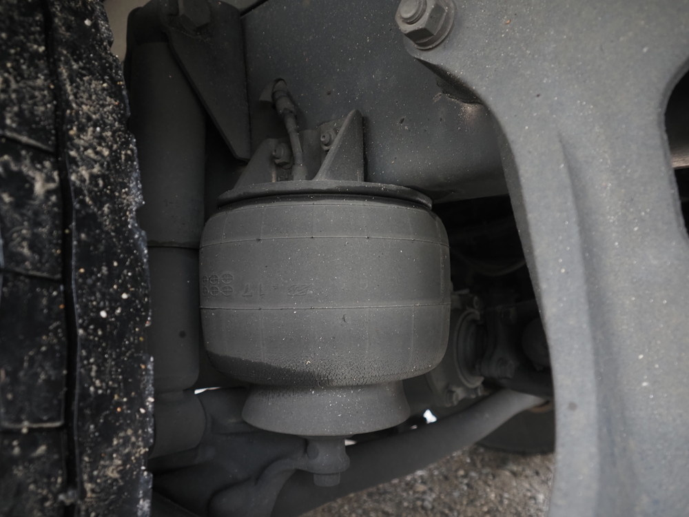 いすゞ フォワード 冷凍バン 中型 TKG-FRR90T2 年式 H29[写真35]