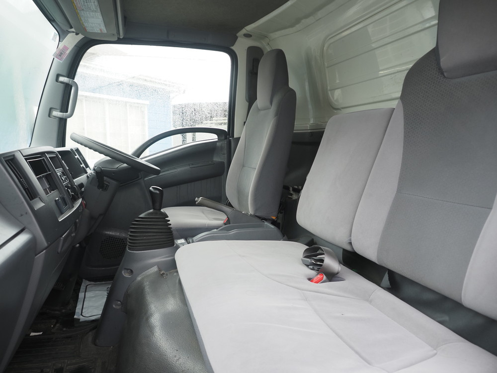 いすゞ エルフ バン車 小型 TRG-NPR85AN 年式 H29[写真28]