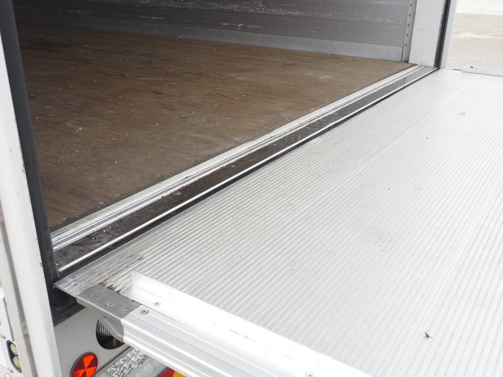 いすゞ フォワード ウイング車 中型 2RG-FRR90T2 年式 R3[写真30]