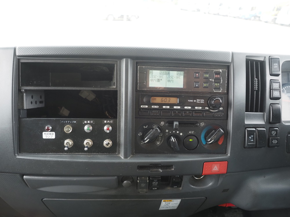 いすゞ エルフ 冷凍バン 小型 TKG-NPR85AN 年式 H26[写真30]