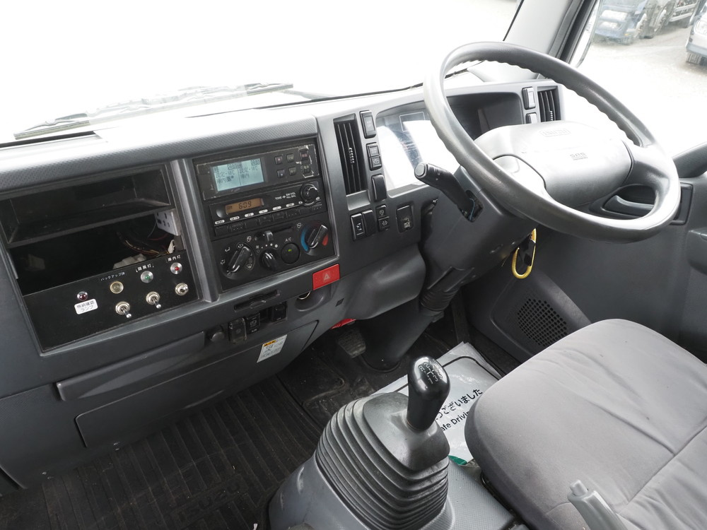 いすゞ エルフ 冷凍バン 小型 TKG-NPR85AN 年式 H26[写真28]