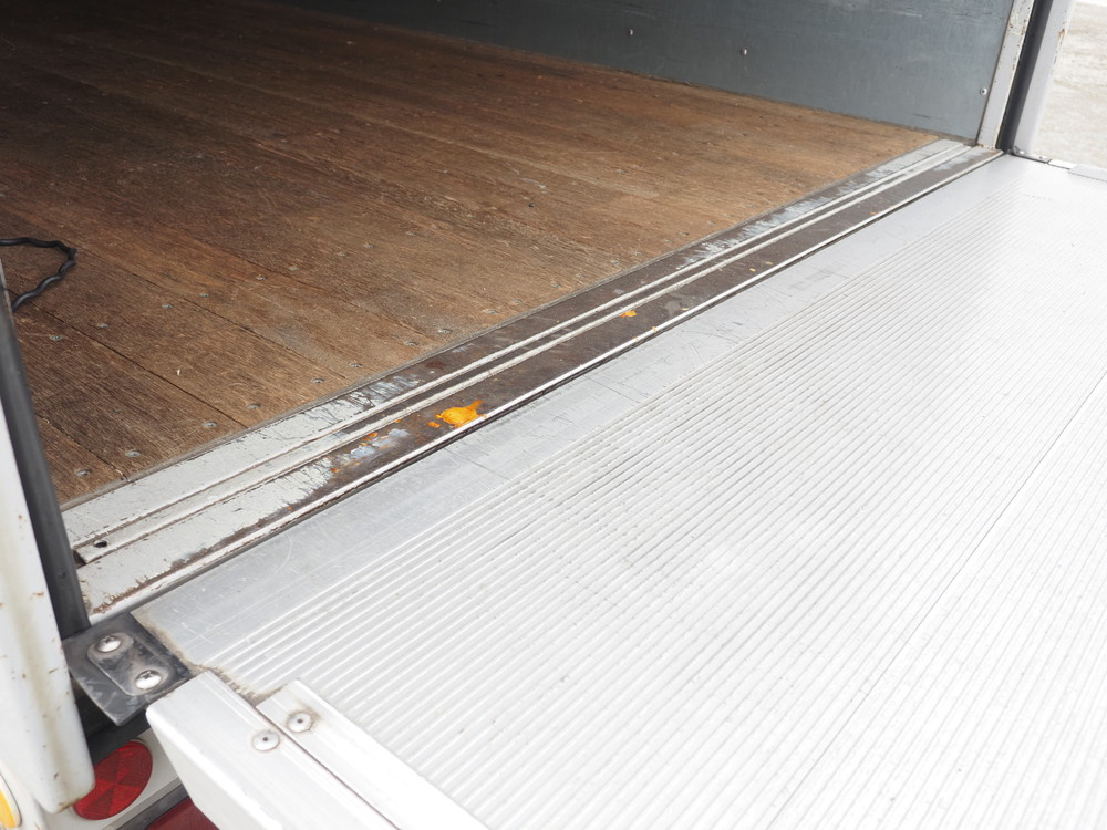 いすゞ エルフ バン車 小型 TKG-NMR85AN 年式 H26[写真18]