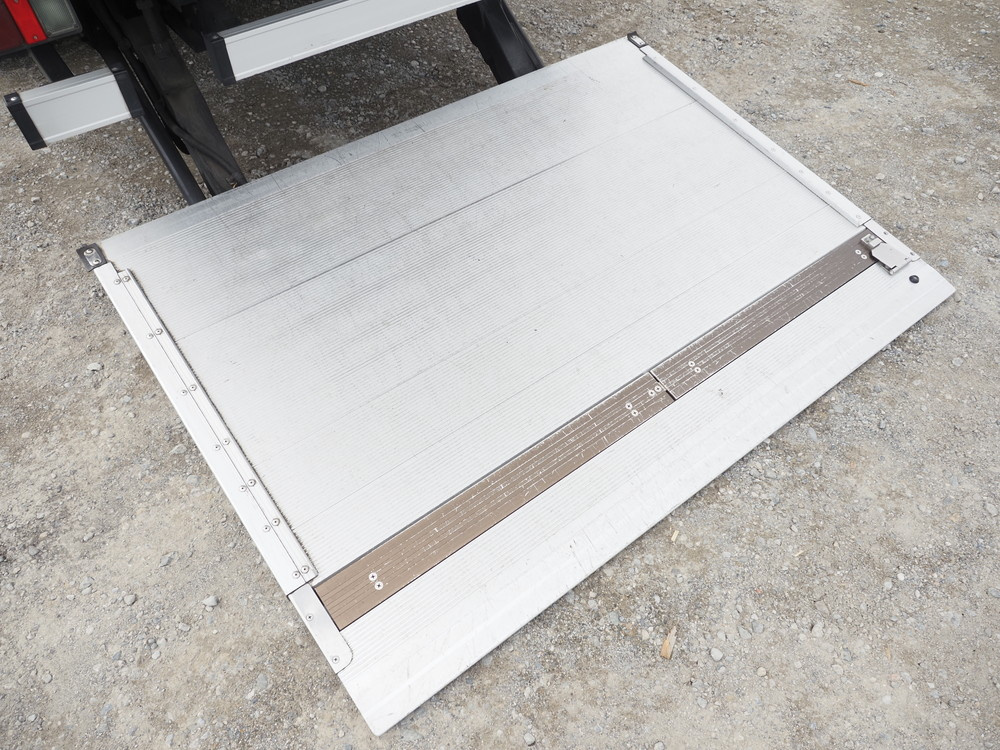 いすゞ エルフ バン車 小型 TKG-NMR85AN 年式 H26[写真17]