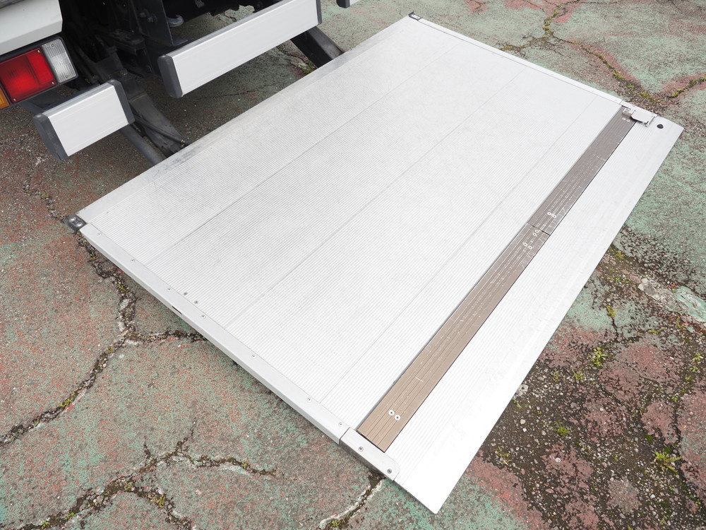 いすゞ エルフ バン車 小型 TRG-NPR85AN 年式 H29[写真17]