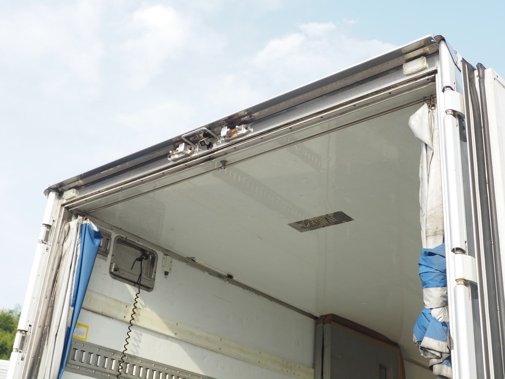 いすゞ フォワード 冷凍バン 中型 PKG-FRR90T2 年式 H22[写真17]