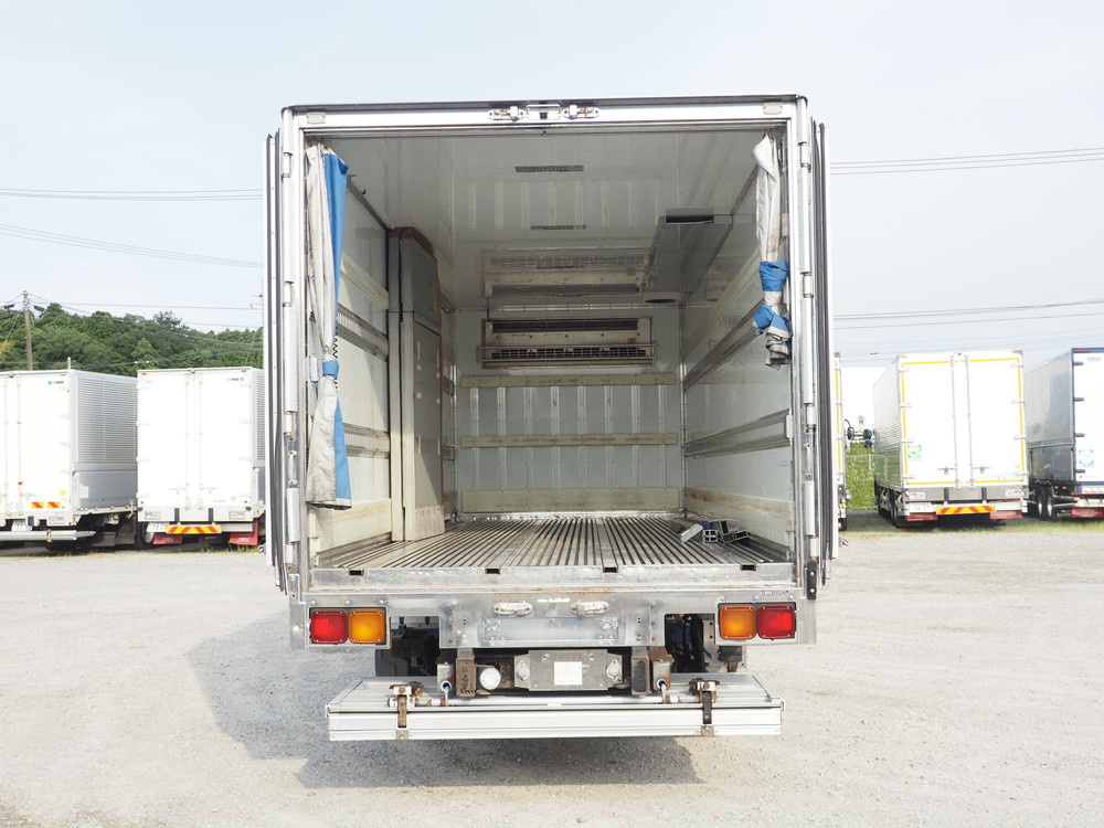 いすゞ フォワード 冷凍バン 中型 PKG-FRR90T2 年式 H22[写真16]