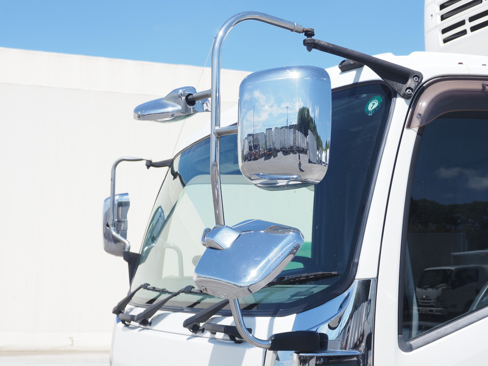 いすゞ フォワード 冷凍バン 中型 TKG-FRR90T2 年式 H28[写真09]