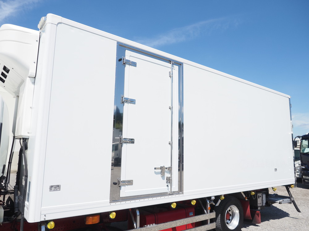 いすゞ フォワード 冷凍バン 中型 TKG-FRR90T2 年式 H28[写真14]