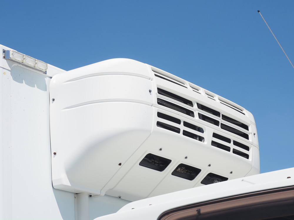 いすゞ フォワード 冷凍バン 中型 TKG-FRR90T2 年式 H28[写真07]