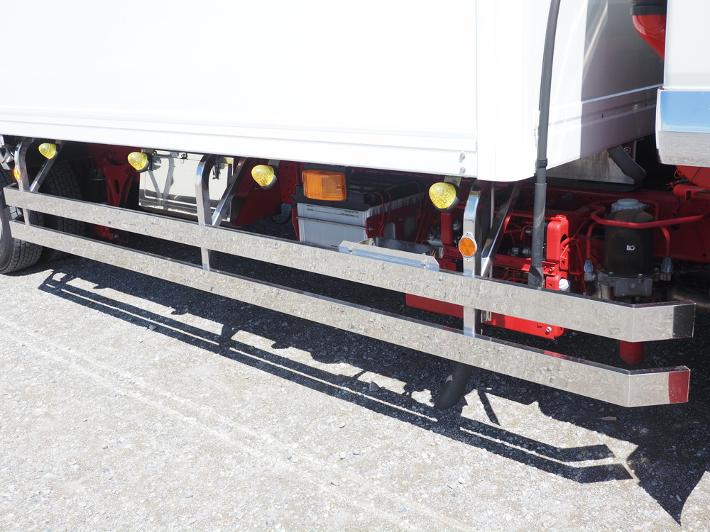 いすゞ フォワード 冷凍バン 中型 TKG-FRR90T2 年式 H28[写真12]