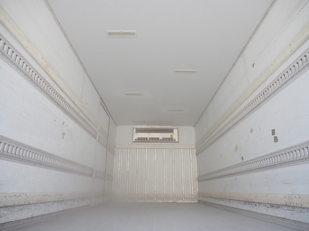 いすゞ フォワード 冷凍バン 中型 TKG-FRR90T2 年式 H28[写真20]