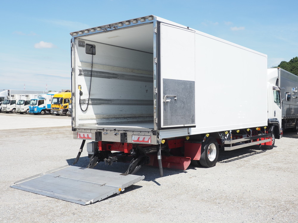 いすゞ フォワード 冷凍バン 中型 TKG-FRR90T2 年式 H28[写真23]