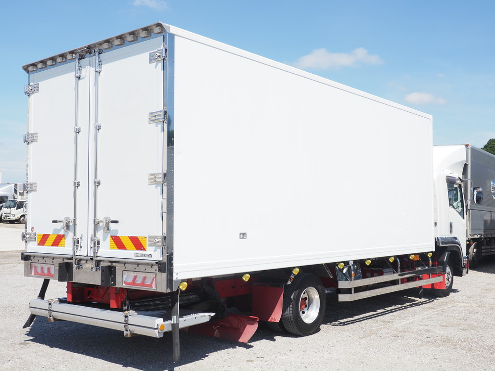 いすゞ フォワード 冷凍バン 中型 TKG-FRR90T2 年式 H28[写真04]