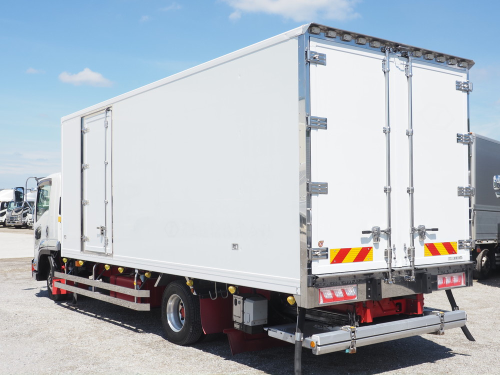 いすゞ フォワード 冷凍バン 中型 TKG-FRR90T2 年式 H28[写真06]