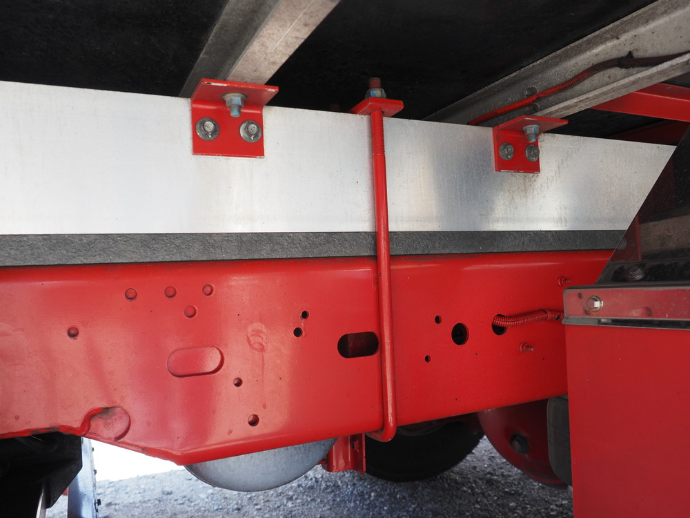 いすゞ フォワード 冷凍バン 中型 TKG-FRR90T2 年式 H28[写真40]