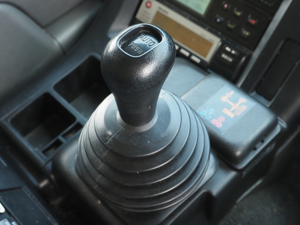 いすゞ ギガ 冷凍バン 大型 QKG-CYJ77AA 年式 H27[写真29]