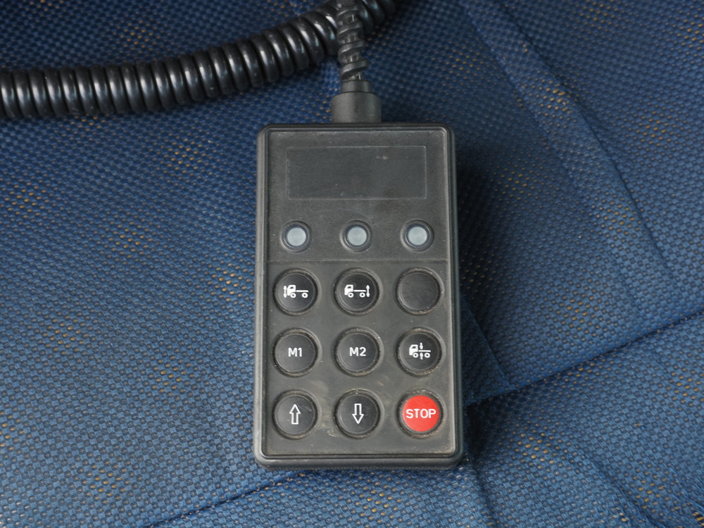 いすゞ ギガ 冷凍バン 大型 QKG-CYJ77AA 年式 H27[写真32]