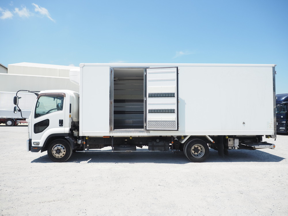 いすゞ フォワード 冷凍バン 中型 TKG-FRR90T2 年式 H28[写真12]