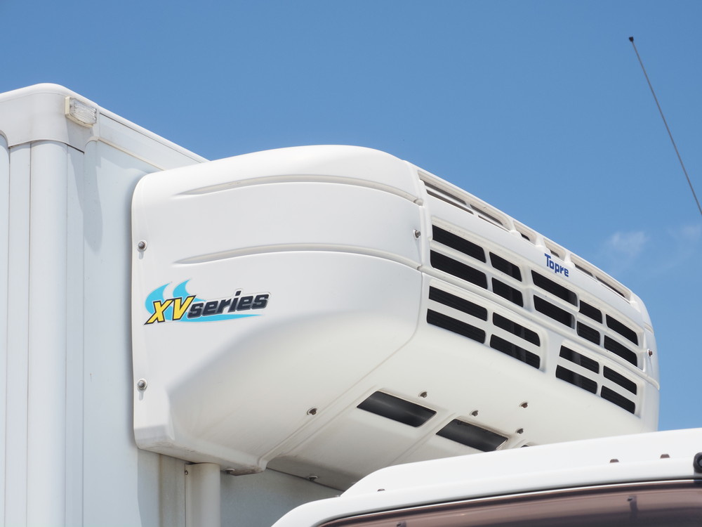 いすゞ フォワード 冷凍バン 中型 TKG-FRR90T2 年式 H28[写真07]