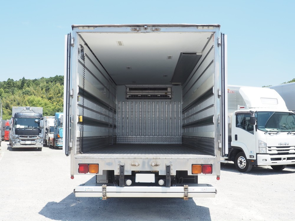 いすゞ フォワード 冷凍バン 中型 TKG-FRR90T2 年式 H28[写真14]