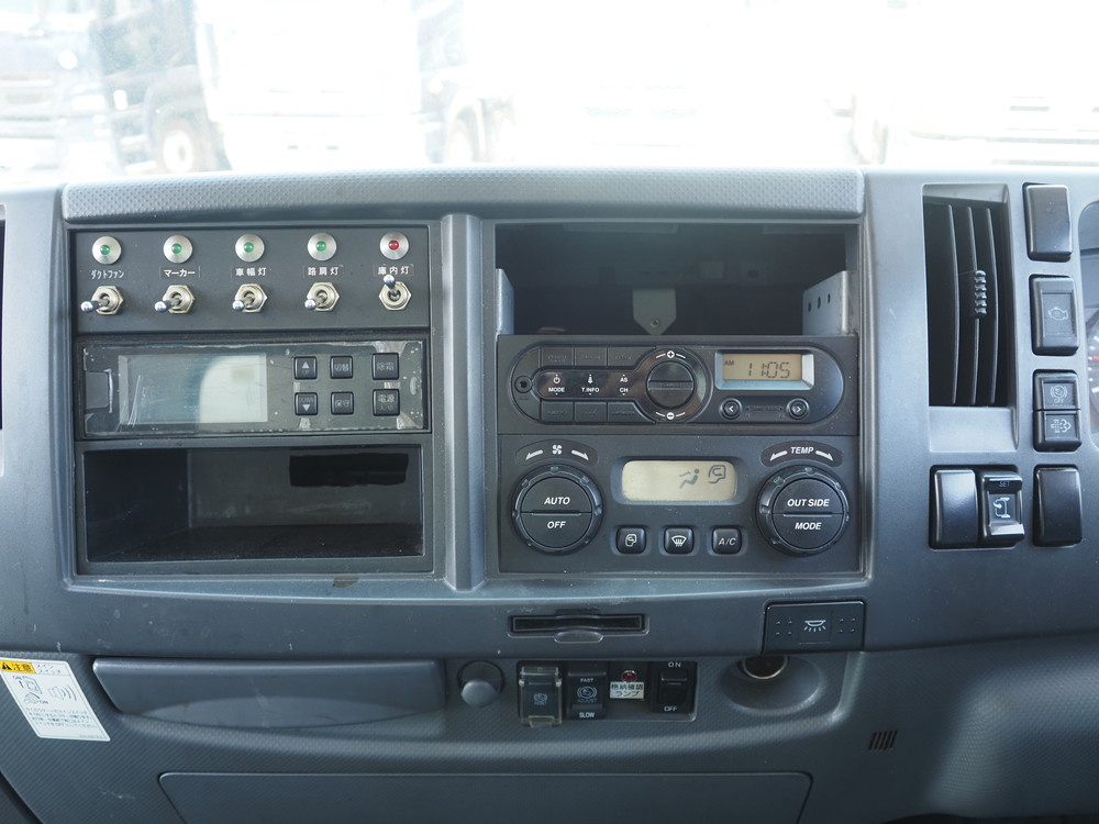 いすゞ フォワード 冷凍バン 中型 TKG-FRR90T2 年式 H28[写真27]