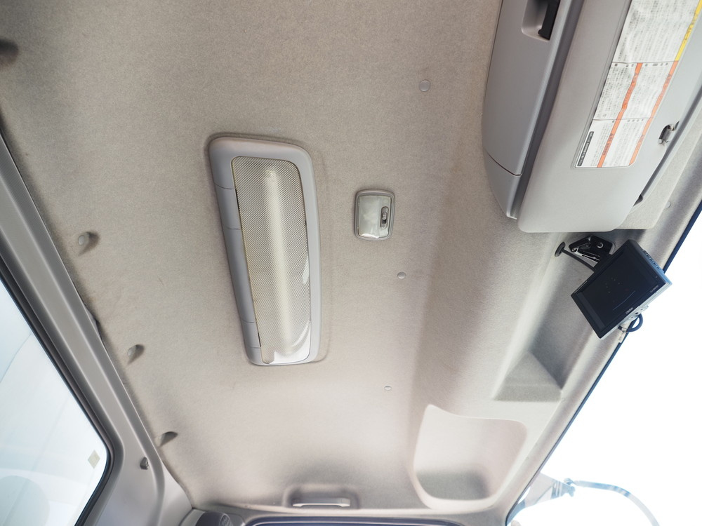 いすゞ フォワード 冷凍バン 中型 TKG-FRR90T2 年式 H28[写真30]