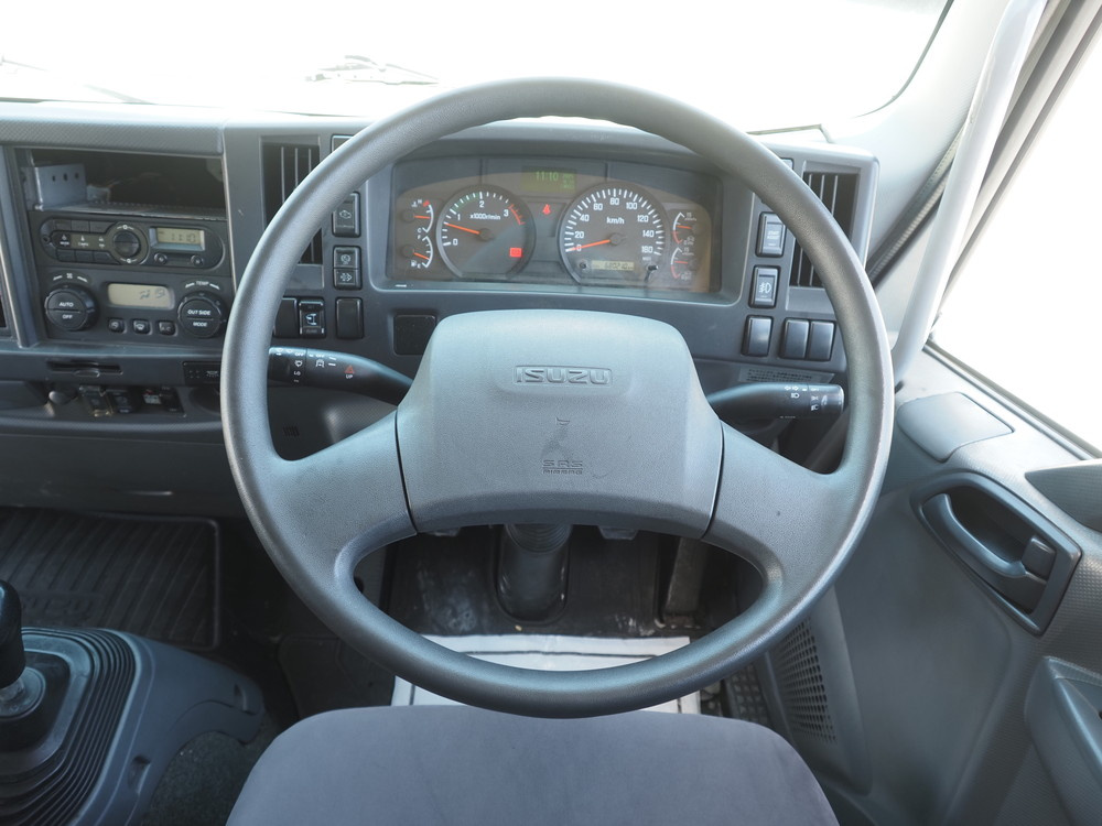 いすゞ フォワード 冷凍バン 中型 TKG-FRR90T2 年式 H28[写真24]