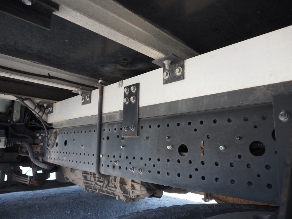 いすゞ フォワード 冷凍バン 中型 TKG-FRR90T2 年式 H28[写真36]