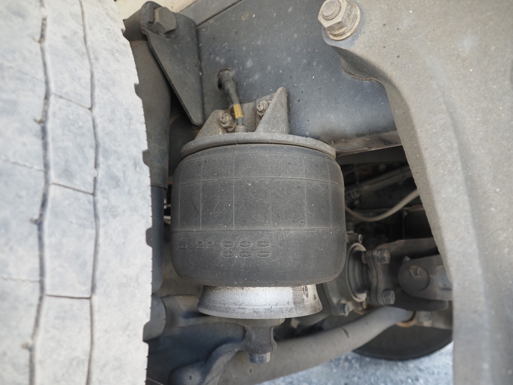 いすゞ フォワード 冷凍バン 中型 TKG-FRR90T2 年式 H28[写真34]