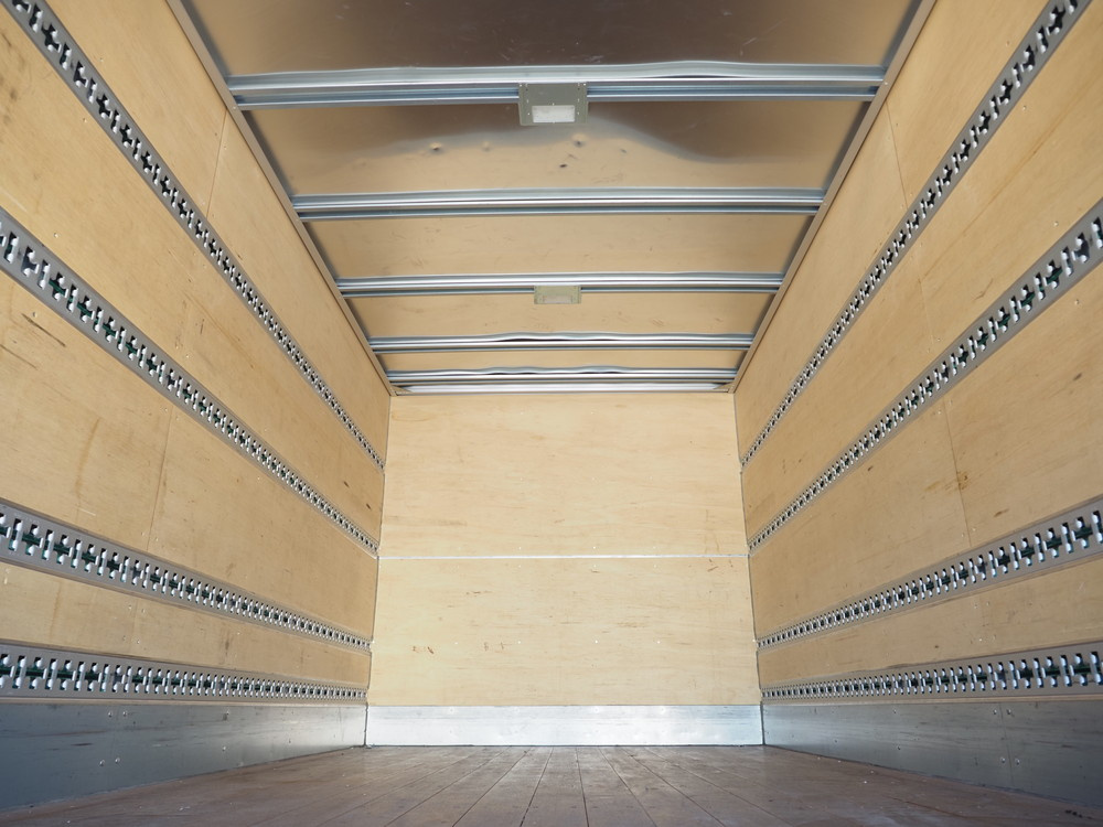 いすゞ エルフ バン車 小型 TRG-NPR85AN 年式 H29[写真12]