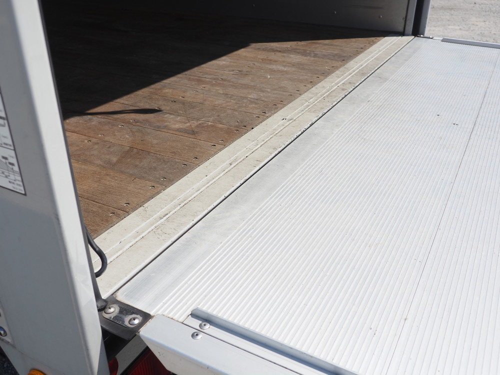 いすゞ エルフ バン車 小型 TRG-NPR85AN 年式 H29[写真16]