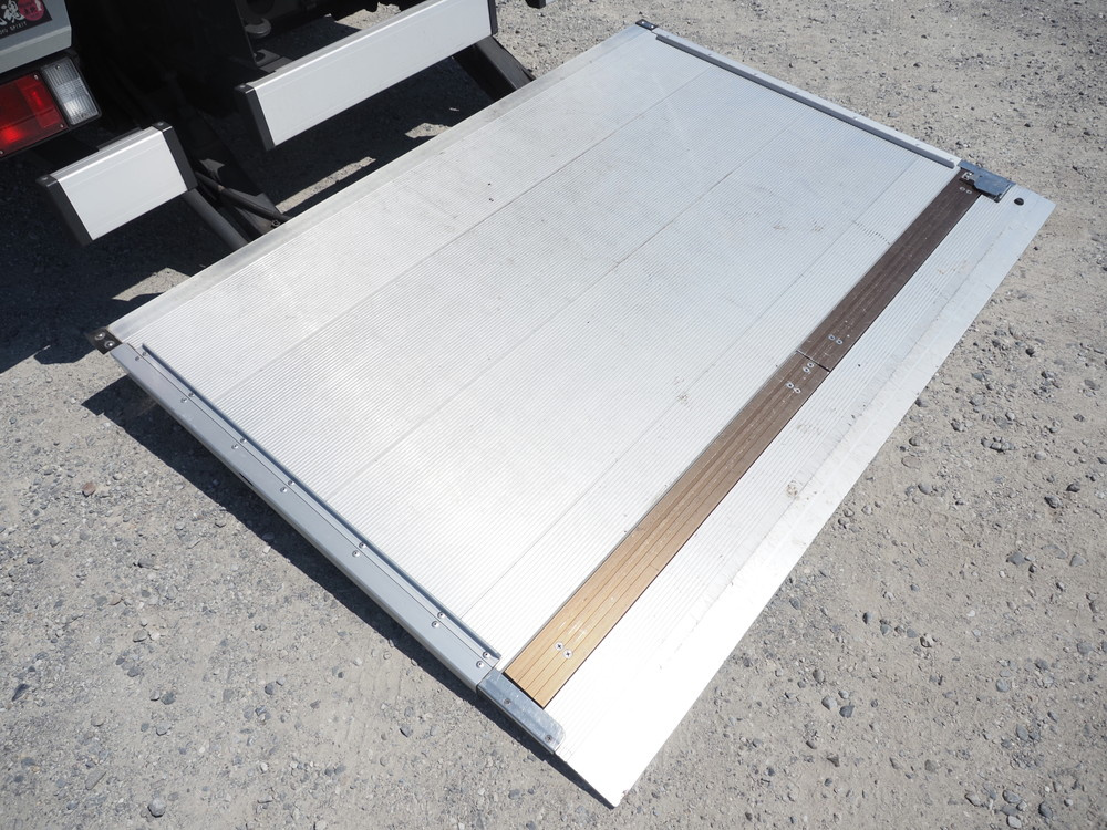 いすゞ エルフ バン車 小型 TRG-NPR85AN 年式 H29[写真15]