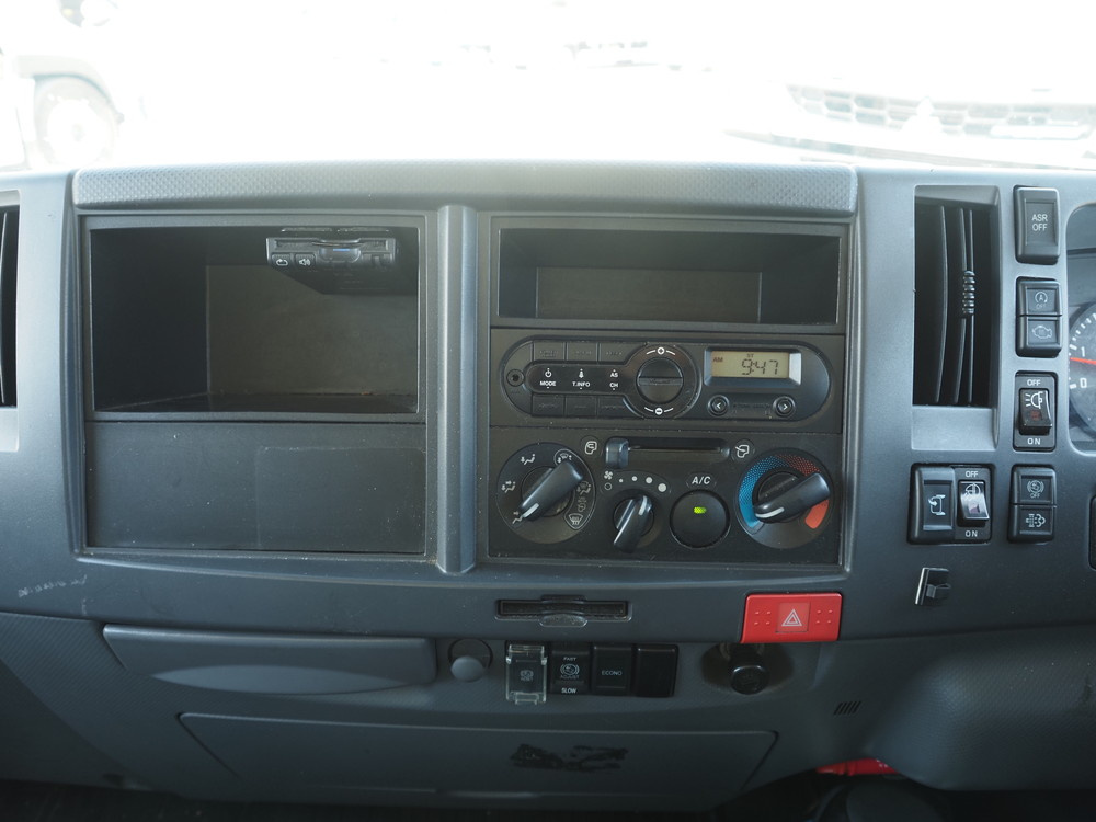 いすゞ エルフ バン車 小型 TRG-NPR85AN 年式 H29[写真23]