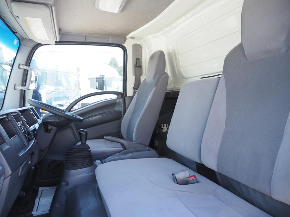 いすゞ エルフ バン車 小型 TRG-NPR85AN 年式 H29[写真26]