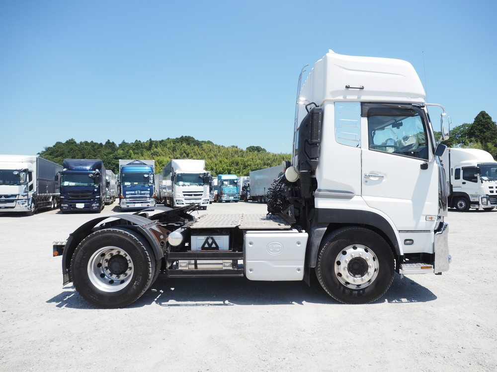 UDトラックス  トラクタ 大型 2PG-GK5AAB 年式 R2[写真09]