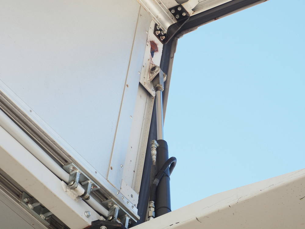 三菱ふそう スーパーグレート ウイング車 大型 QKG-FS54VZ 年式 H25[写真20]